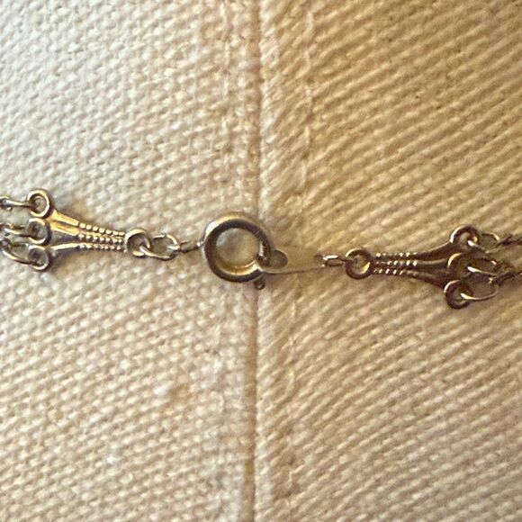 Vintage 3 Tier Silver Tone Cobra Chain Necklace with ball detail. - Picture 4 of 4